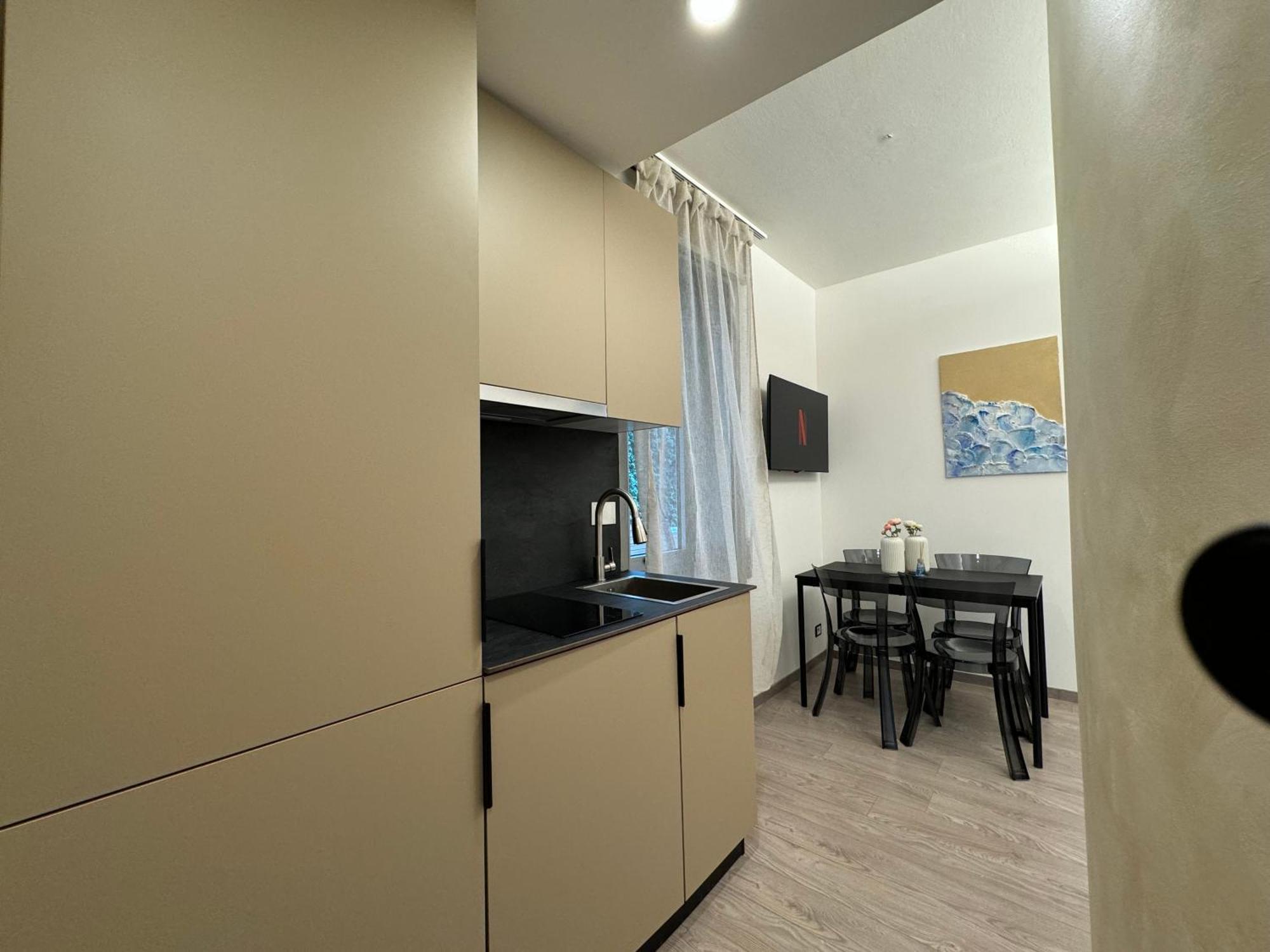 Teatro Romano Suites Триест Экстерьер фото